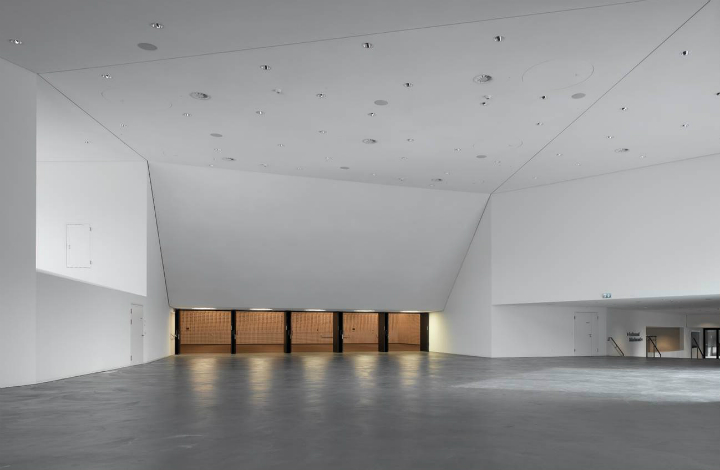 Bildtitel Lachen Foyer